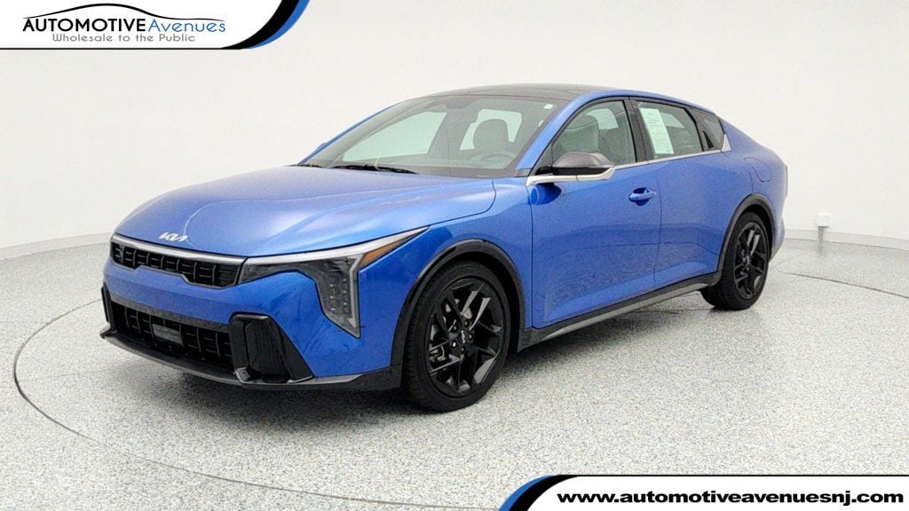 2025 Kia K4 GT-Line Turbo's photo