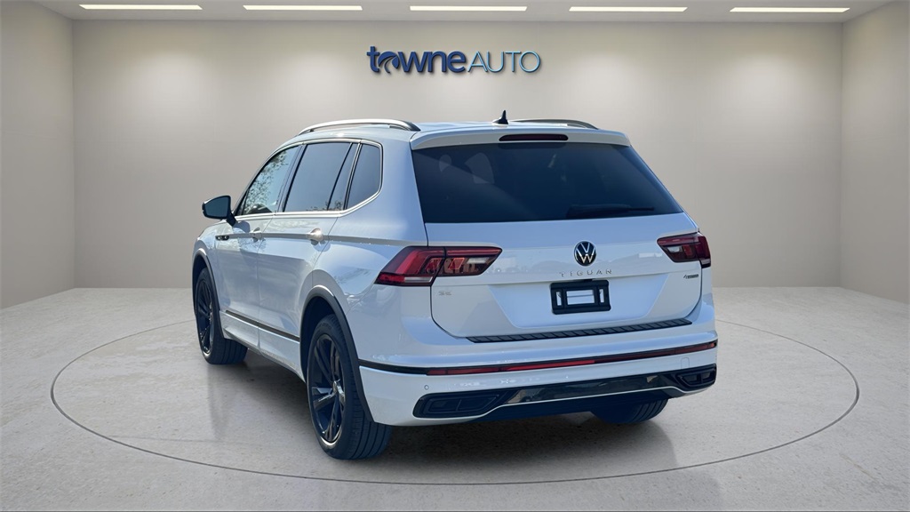 2023 Volkswagen Tiguan SE R-Line Black photo 2