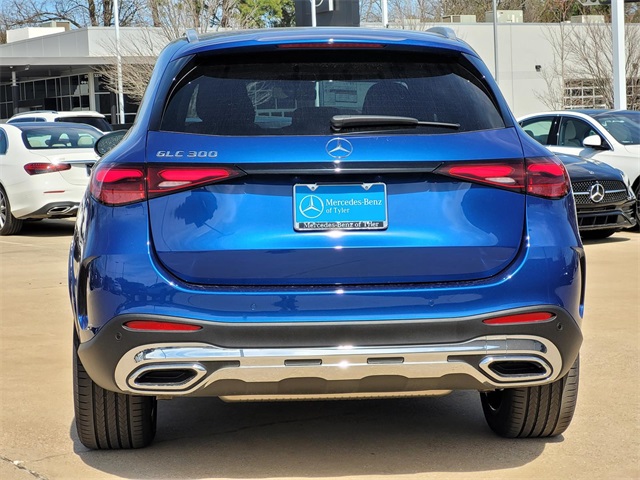 2025 Mercedes Benz GLC 300 photo 5