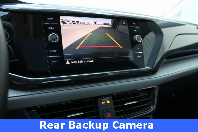2024 Volkswagen Taos SEL photo 3