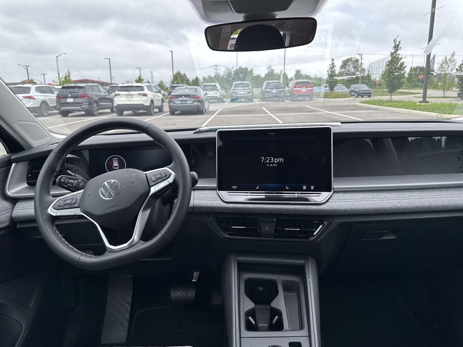 2025 Volkswagen Tiguan S photo 14
