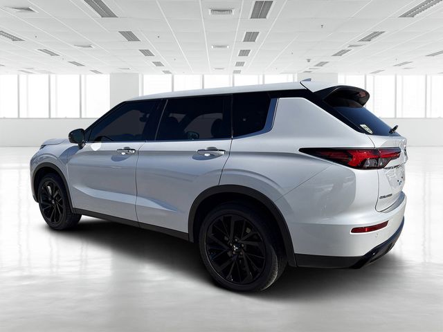 2023 Mitsubishi Outlander SE Black Edition photo 2