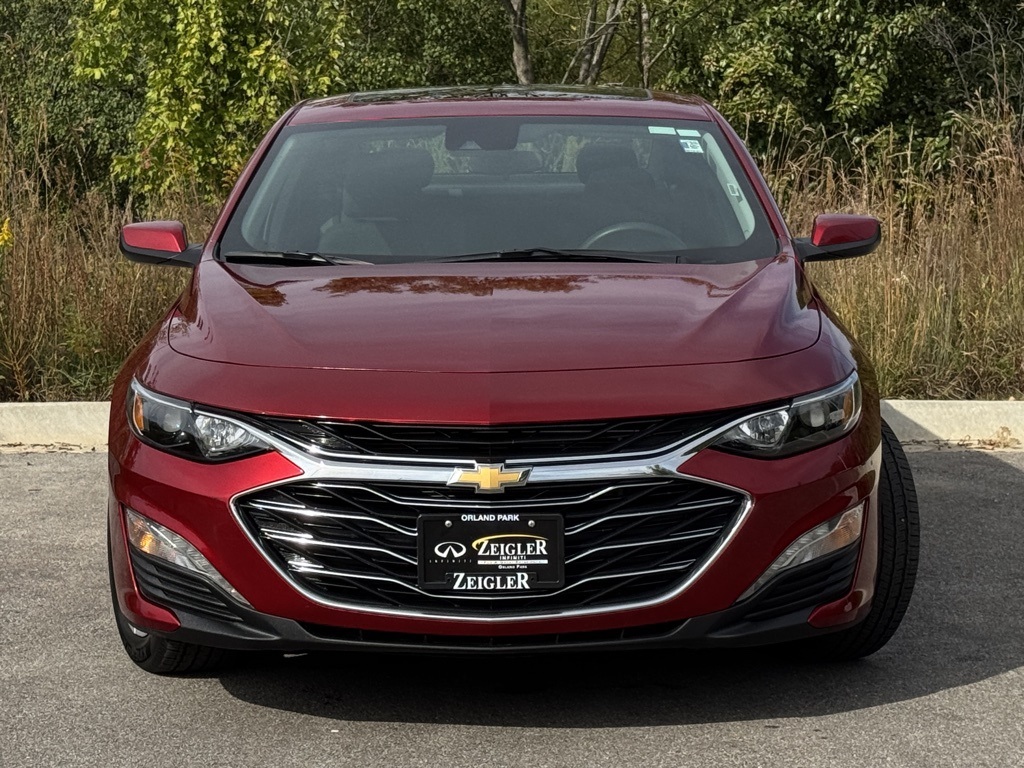 2024 Chevrolet Malibu 1LT photo 2
