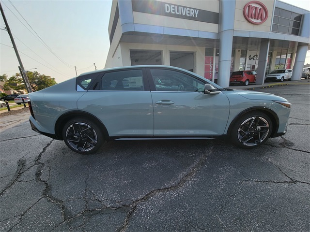 2025 Kia K4 GT-Line photo 3