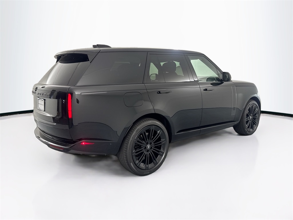 2025 Land Rover Range Rover SE photo 2