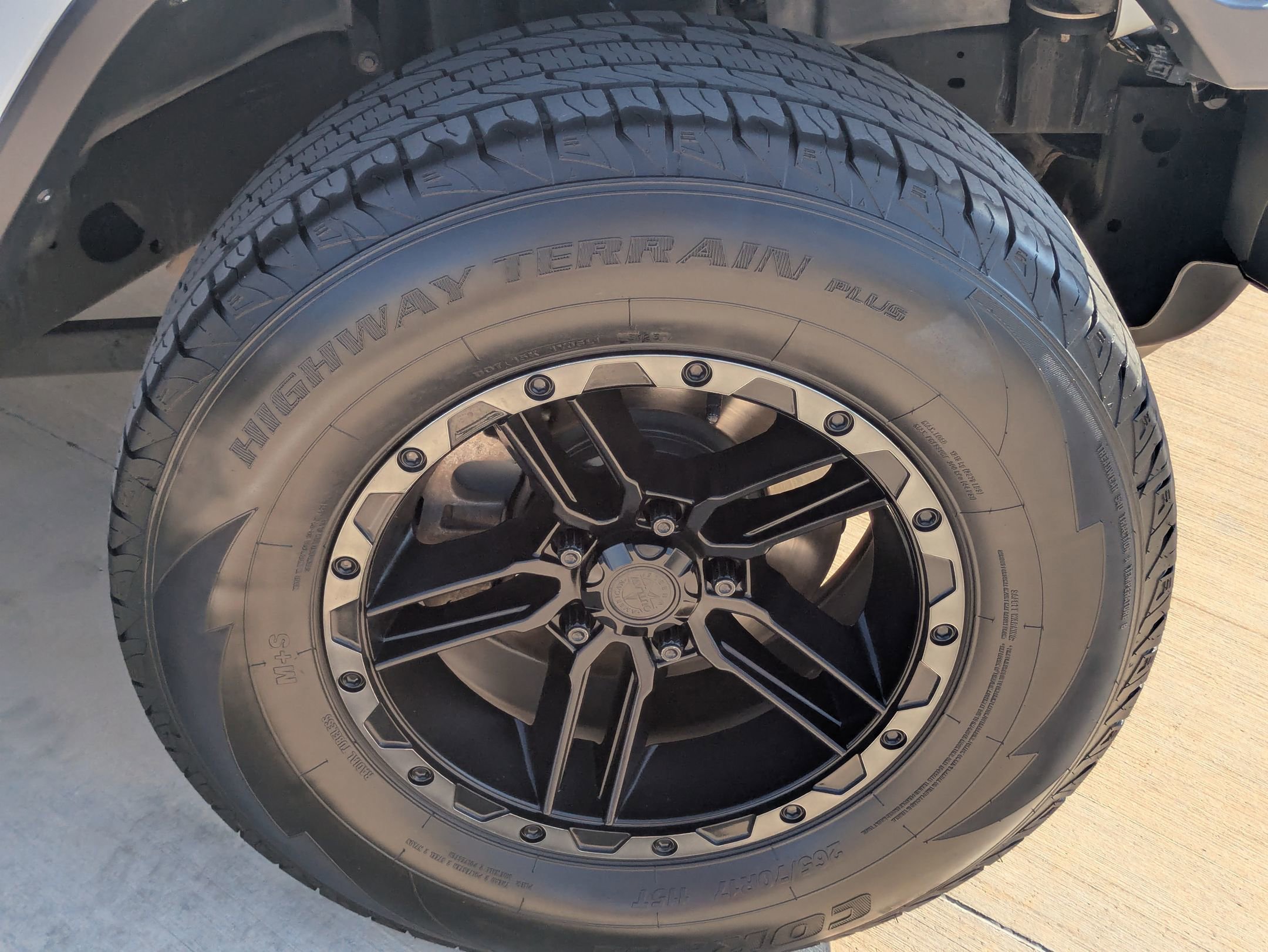 2019 Jeep Wrangler Unlimited Sahara photo 25