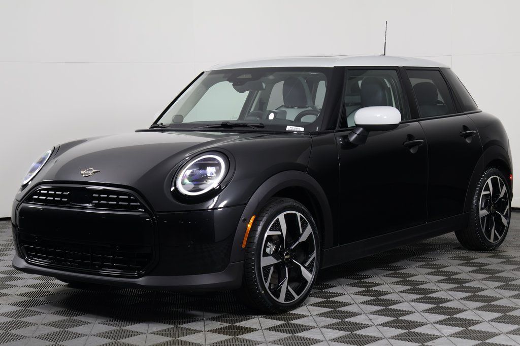 2026 MINI Hardtop 4 Door's photo
