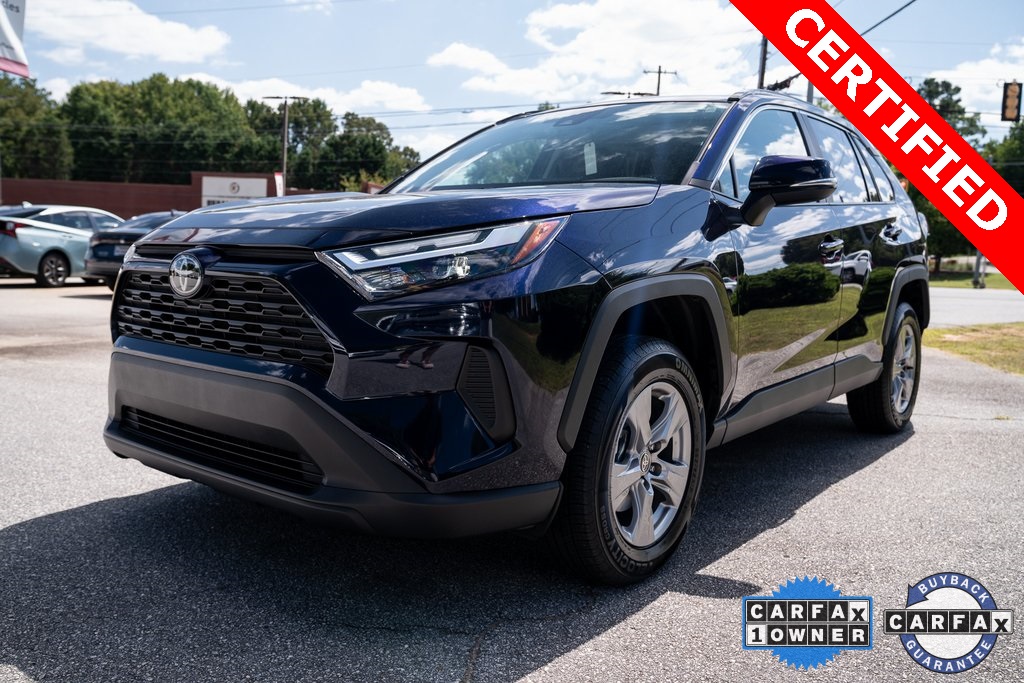 2022 Toyota RAV4 XLE photo 3