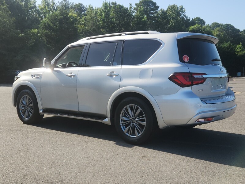 2021 Infiniti QX80 Luxe photo 5