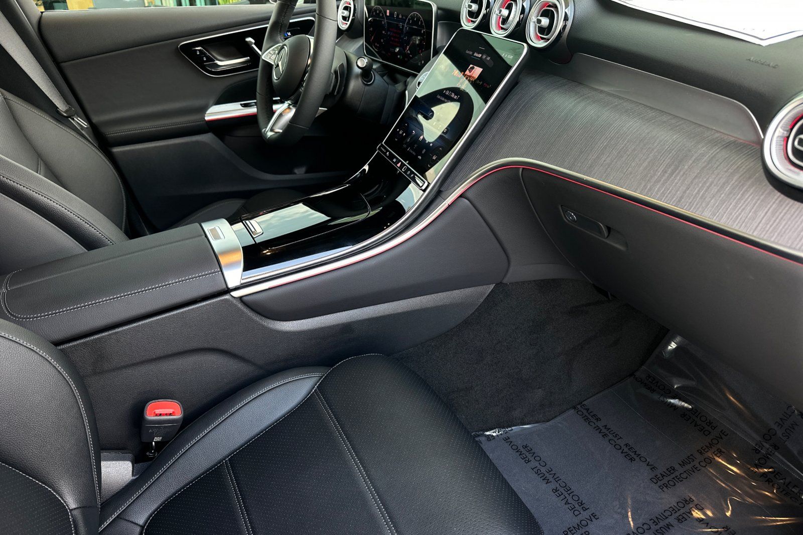 2026 Mercedes Benz GLC 300 photo 14