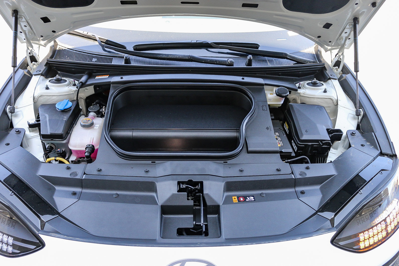 New 2025 Serenity White Hyundai SEL image 29