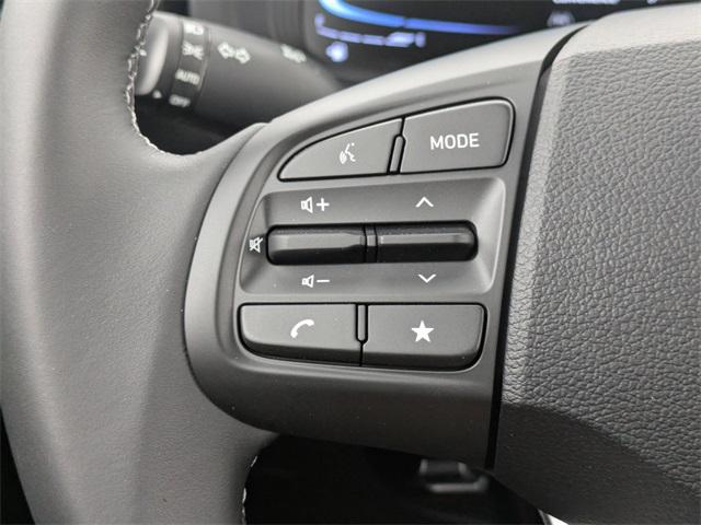 2025 Hyundai Venue SEL photo 25