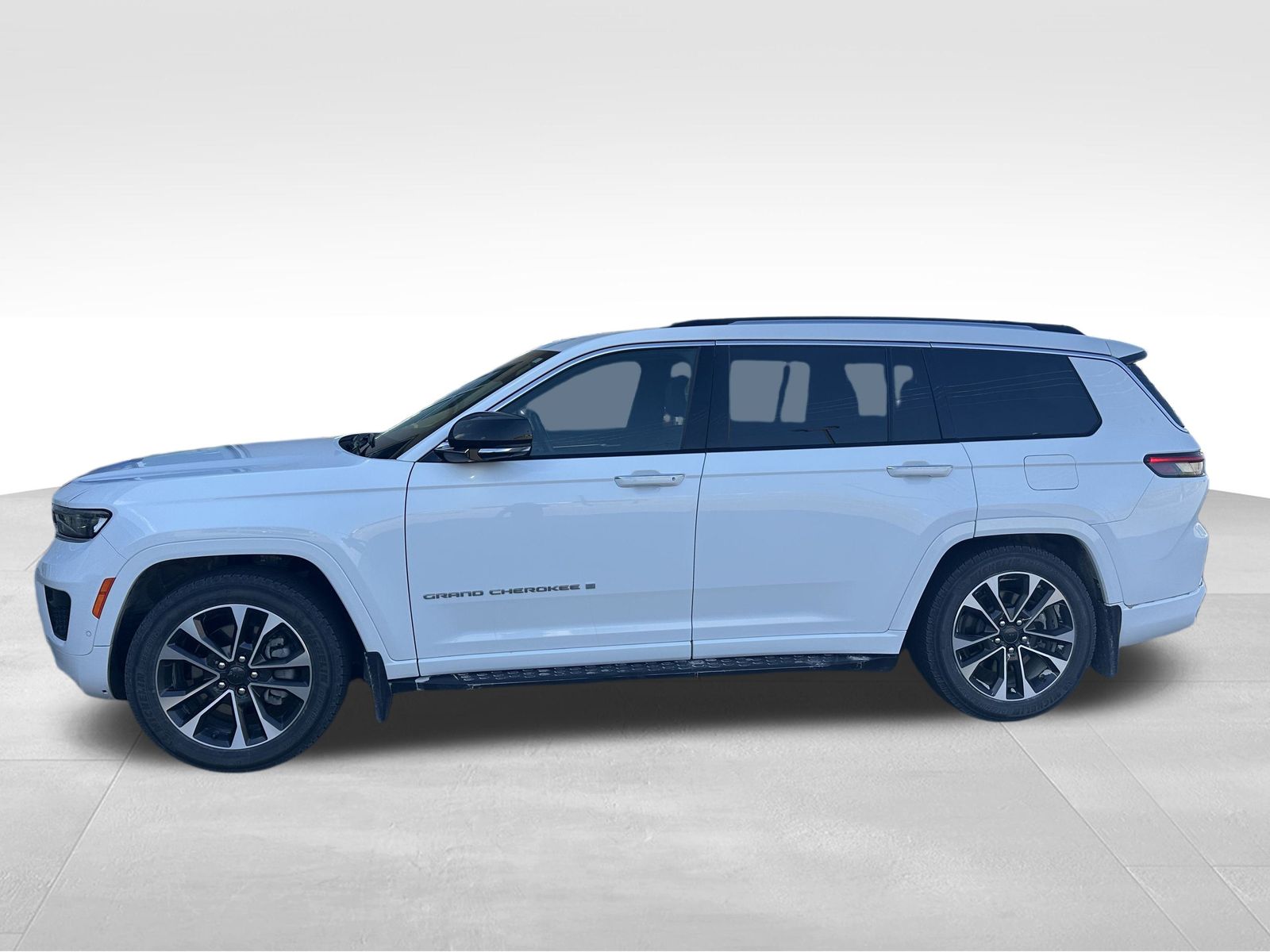 2022 Jeep Grand Cherokee Overland photo 4