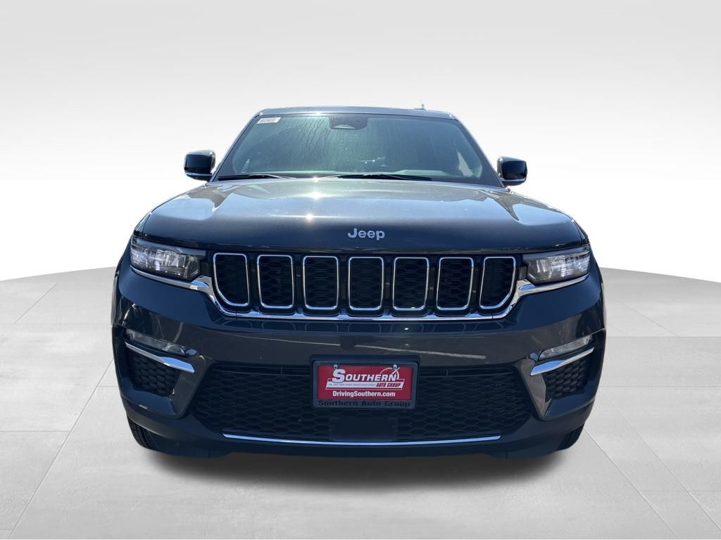 2025 Jeep Grand Cherokee Limited photo 8