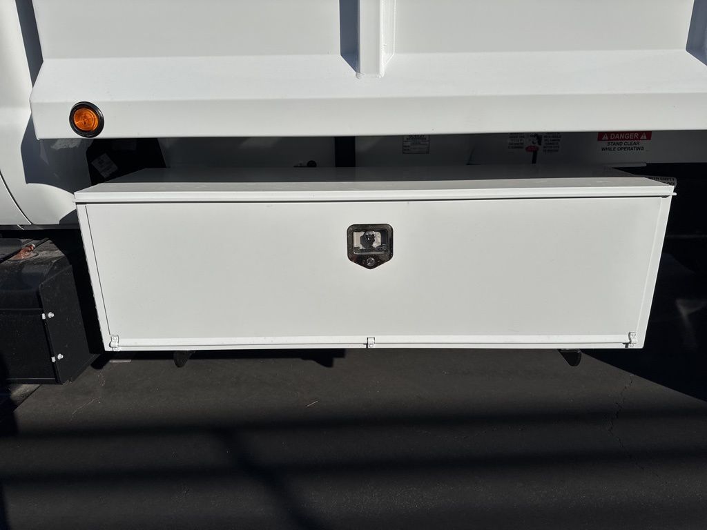 2025 Ford F-650 XL photo 10