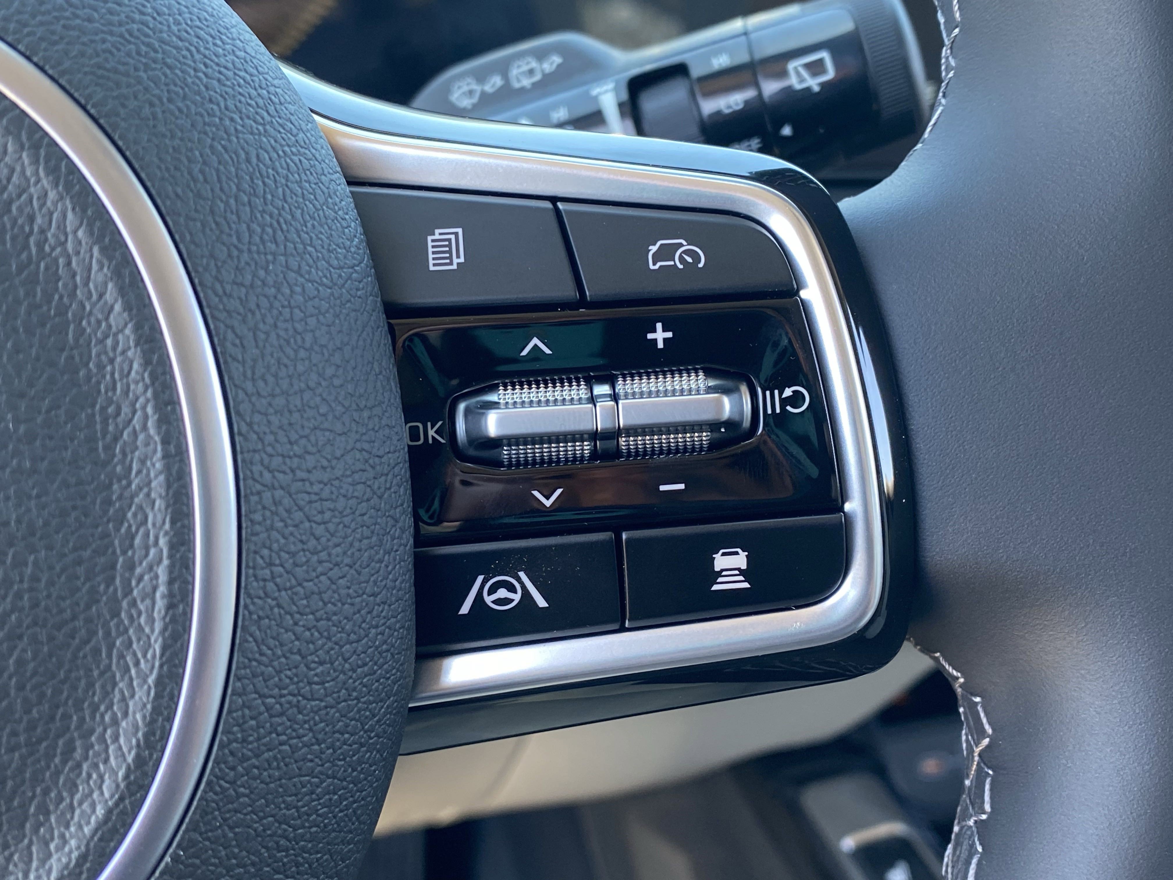 2025 Kia Sorento S photo 13