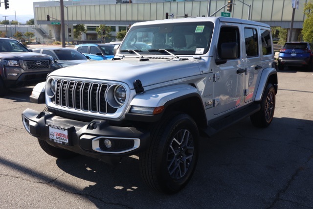 2024 Jeep Wrangler Sahara photo 7
