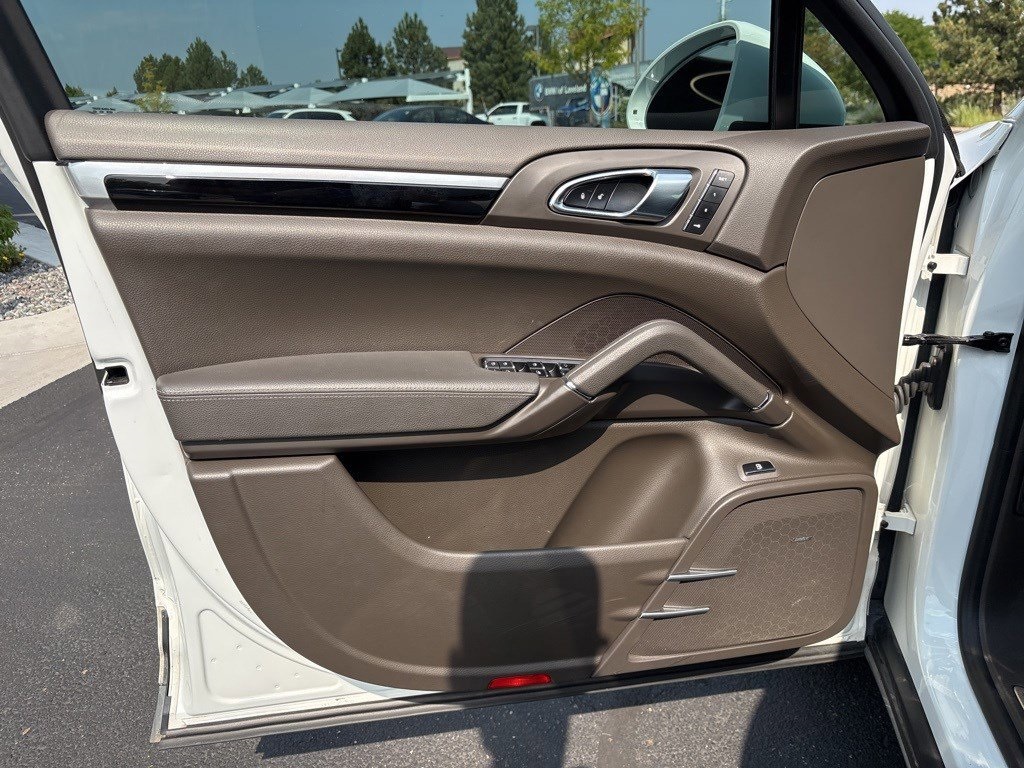 2017 Porsche Cayenne S photo 9