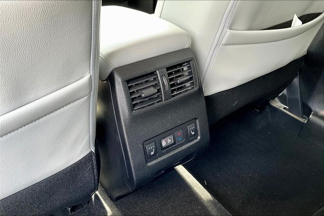 2024 Mitsubishi Outlander SEL photo 30