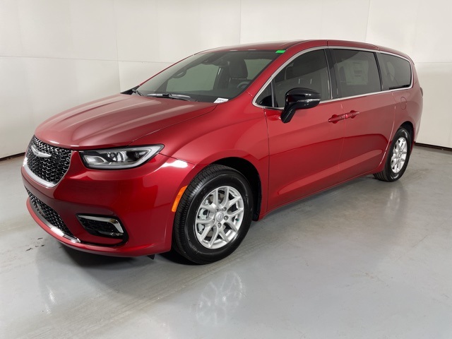 2026 Chrysler Pacifica photo 4
