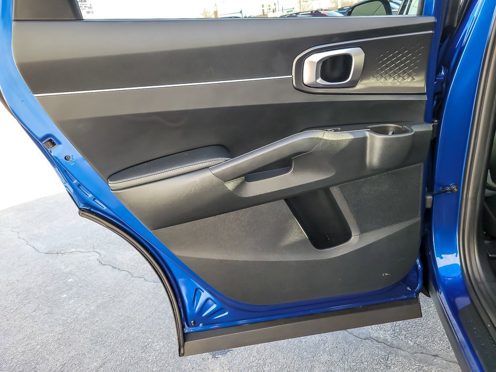 2021 KIA SORENTO - Image 17