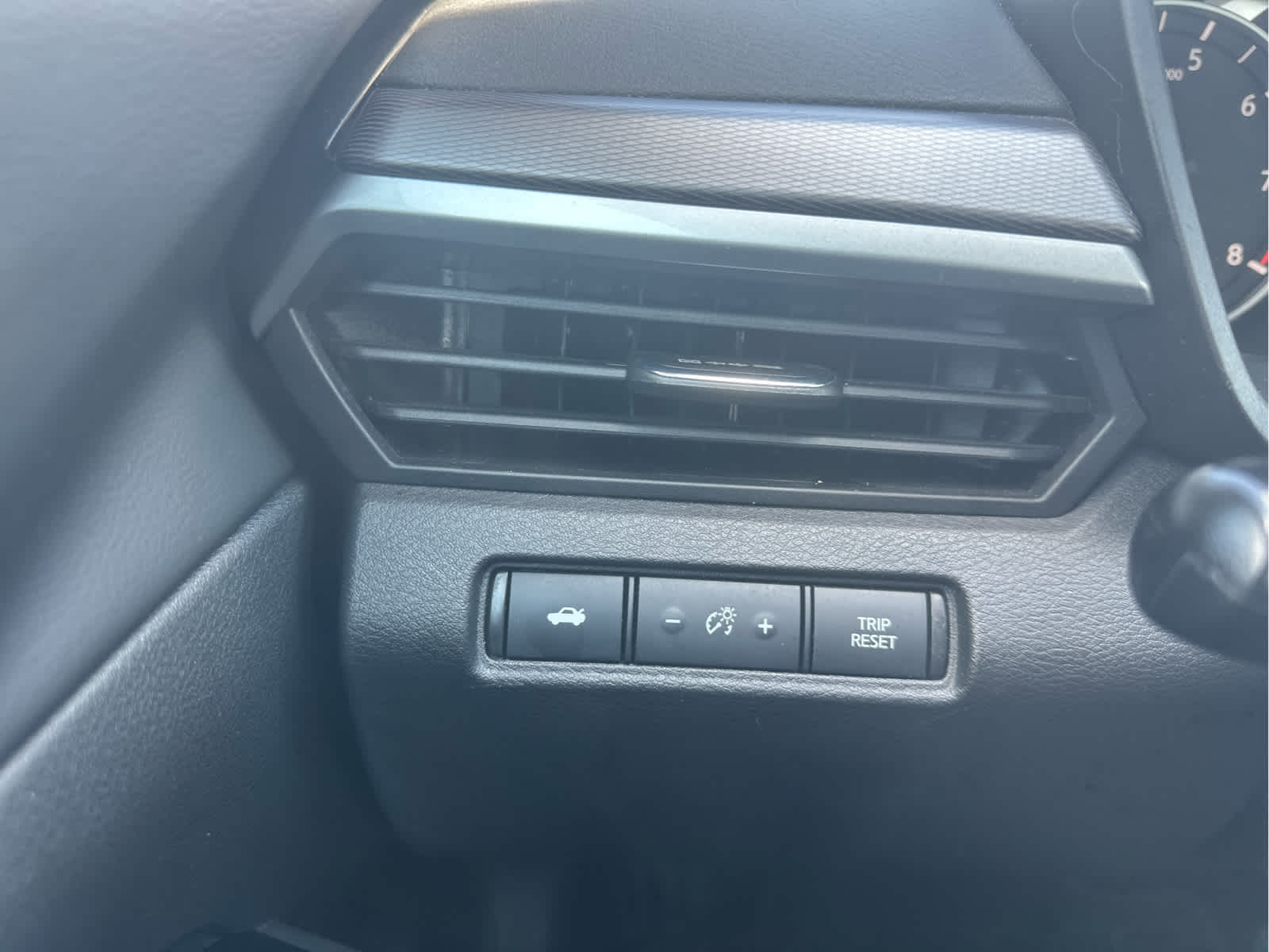 2023 Nissan Altima 2.5 SR photo 18