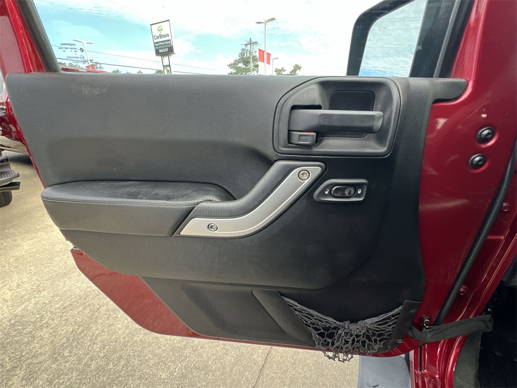 2012 Jeep Wrangler Unlimited Freedom photo 25