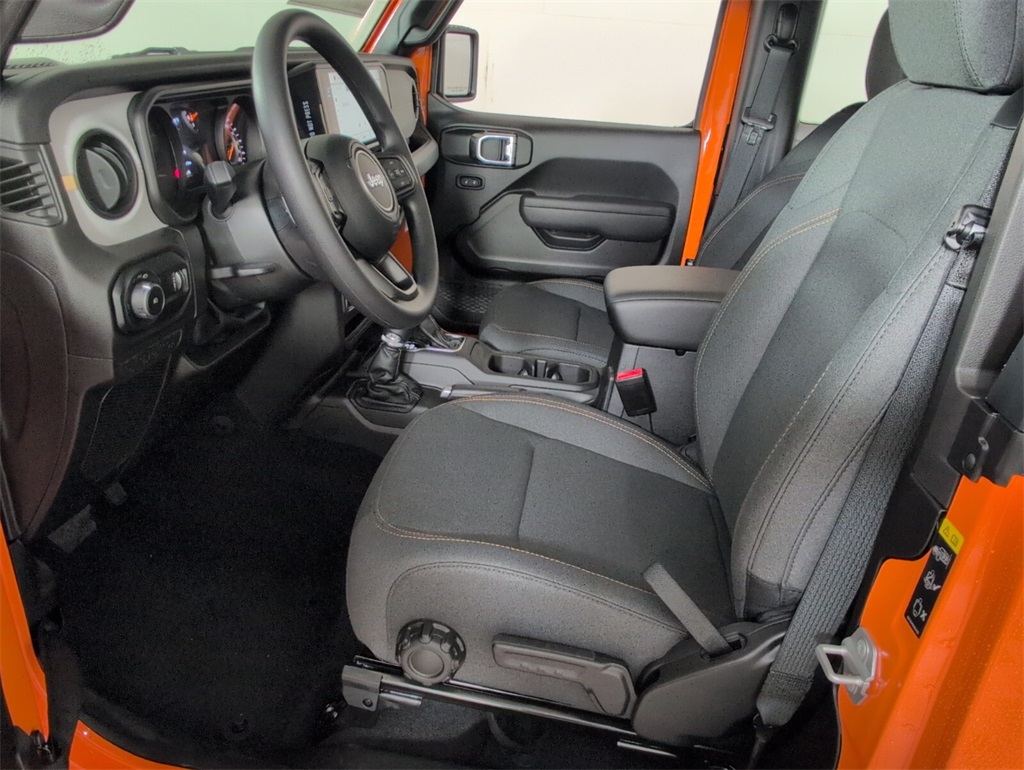 2025 Jeep Wrangler Sport photo 4