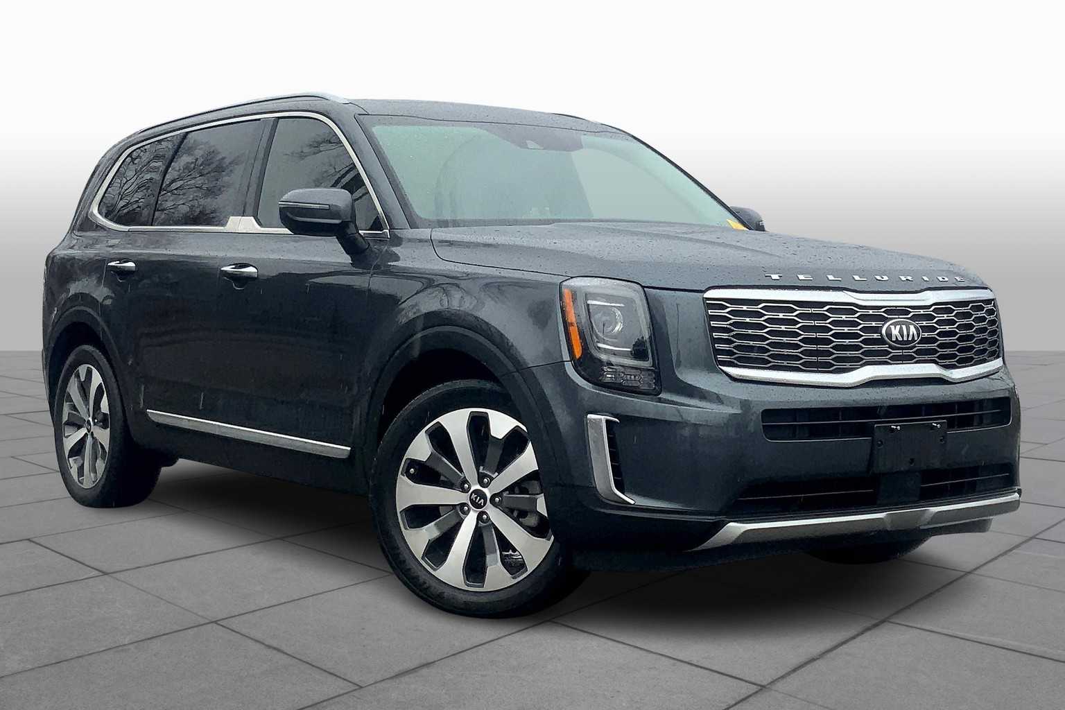 Used 2020 Kia Telluride S with VIN 5XYP6DHC5LG023498 for sale in Kansas City