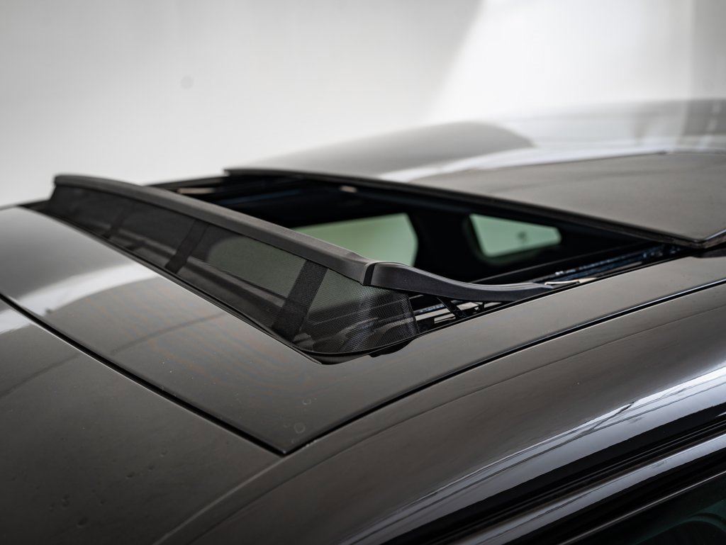 2026 Land Rover Range Rover Evoque Dynamic SE photo 12