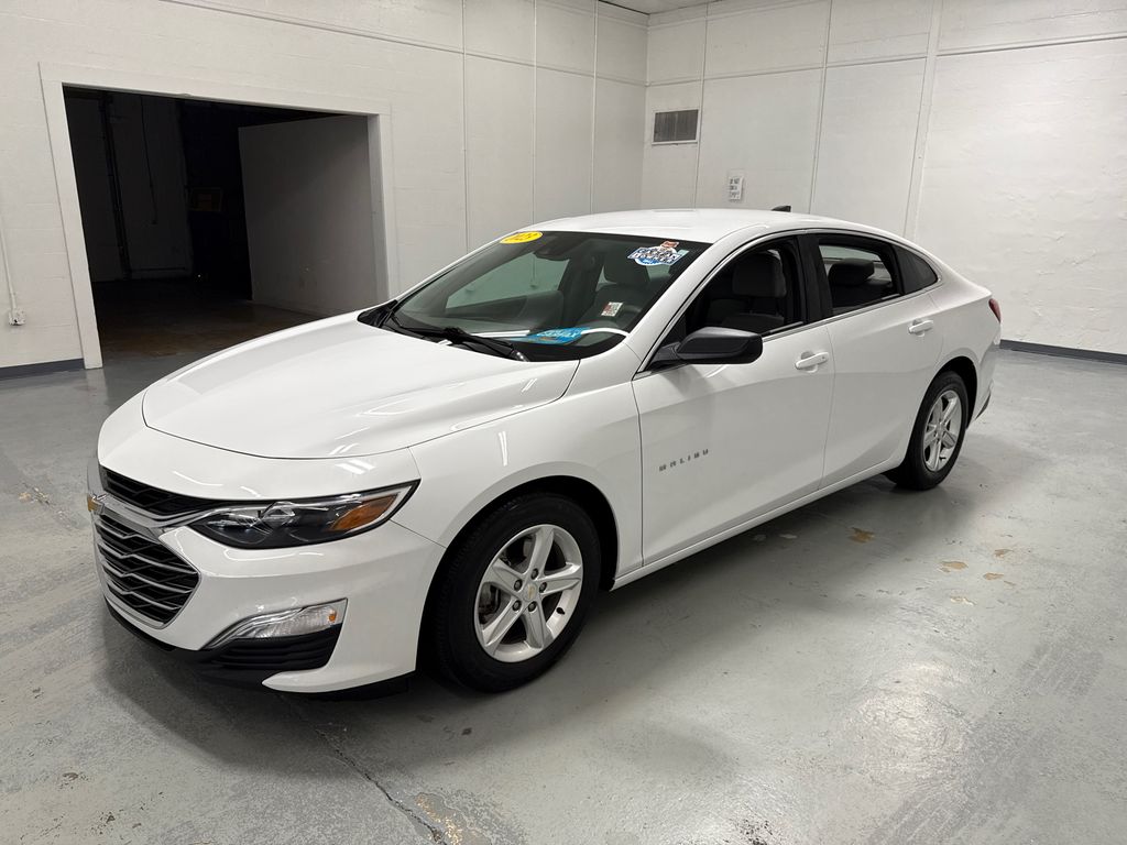 2023 Chevrolet Malibu LS photo 3