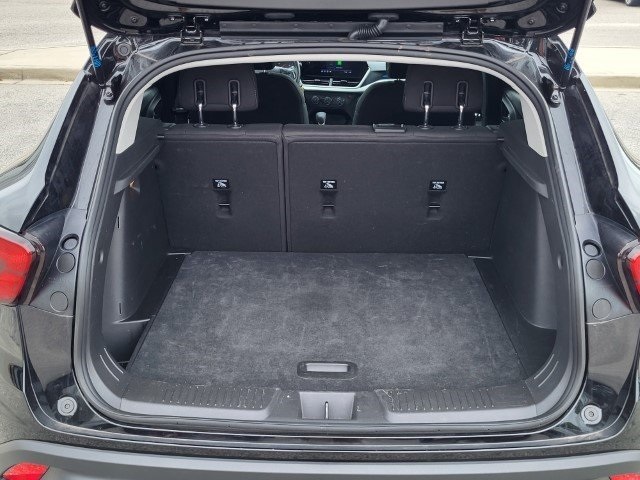 2025 Chevrolet Trax LS photo 2
