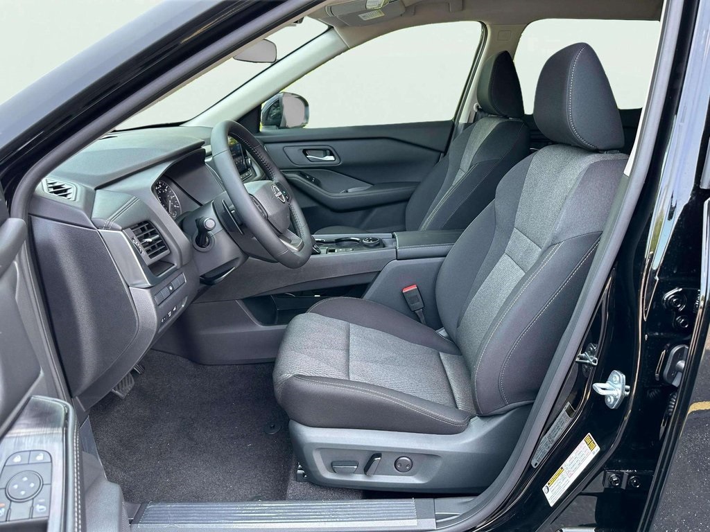 2026 Nissan Rogue SV photo 13