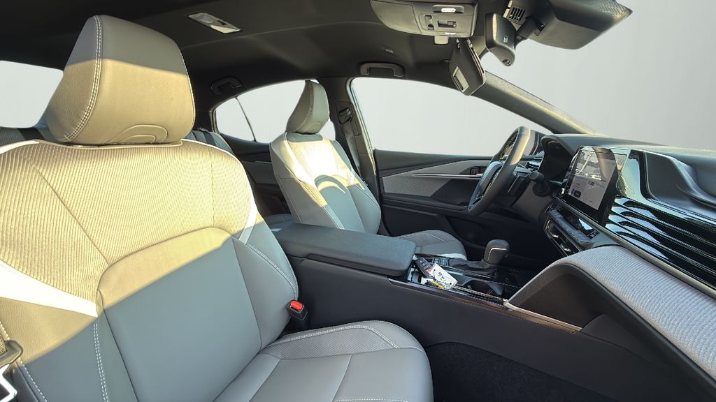 2025 Toyota Camry SE photo 12