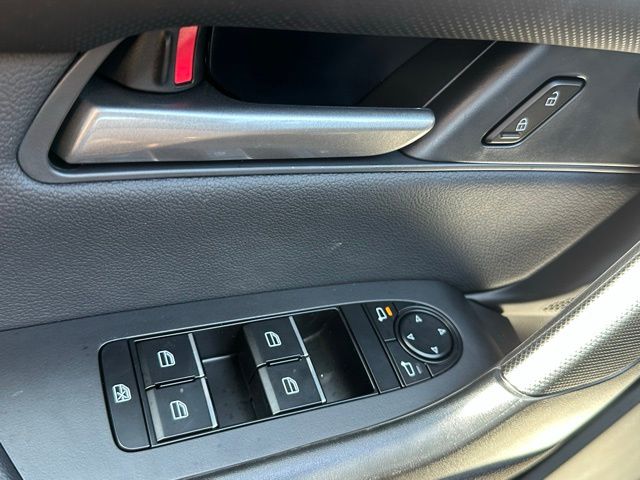 2025 Mazda CX-50 2.5 Select photo 16