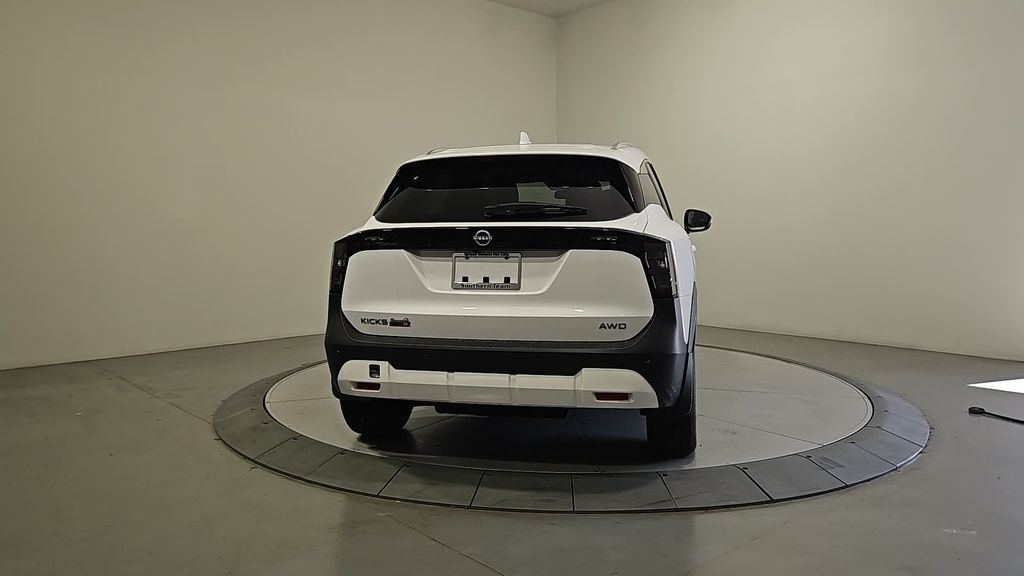 2025 Nissan Kicks SV photo 3