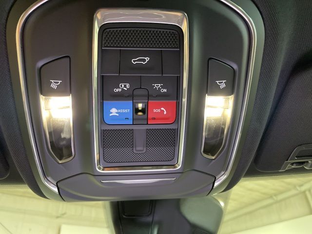 2025 Jeep Grand Cherokee Limited photo 35
