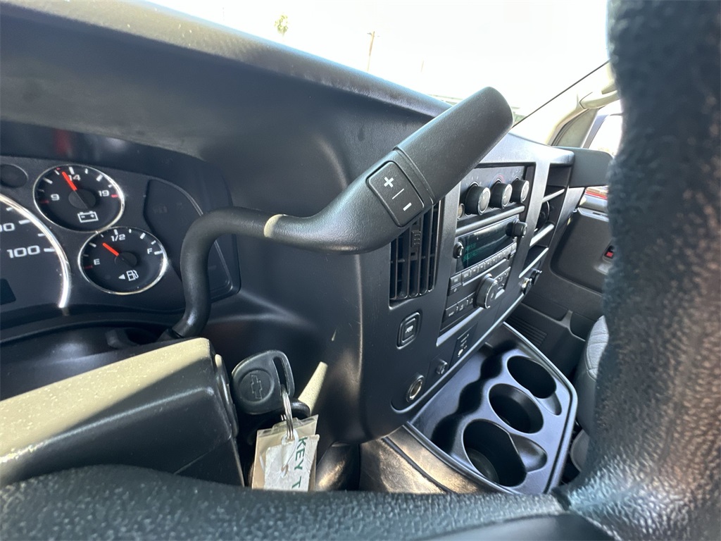2014 Chevrolet Express 3500 LT photo 28
