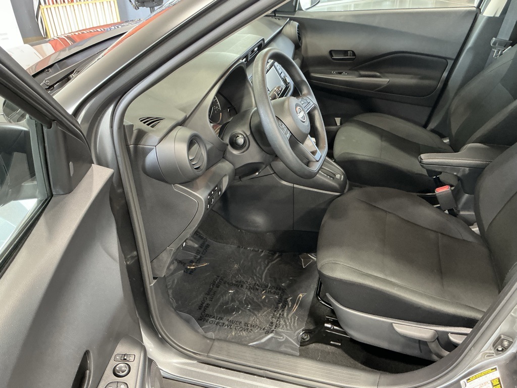 2024 Nissan Kicks S photo 3
