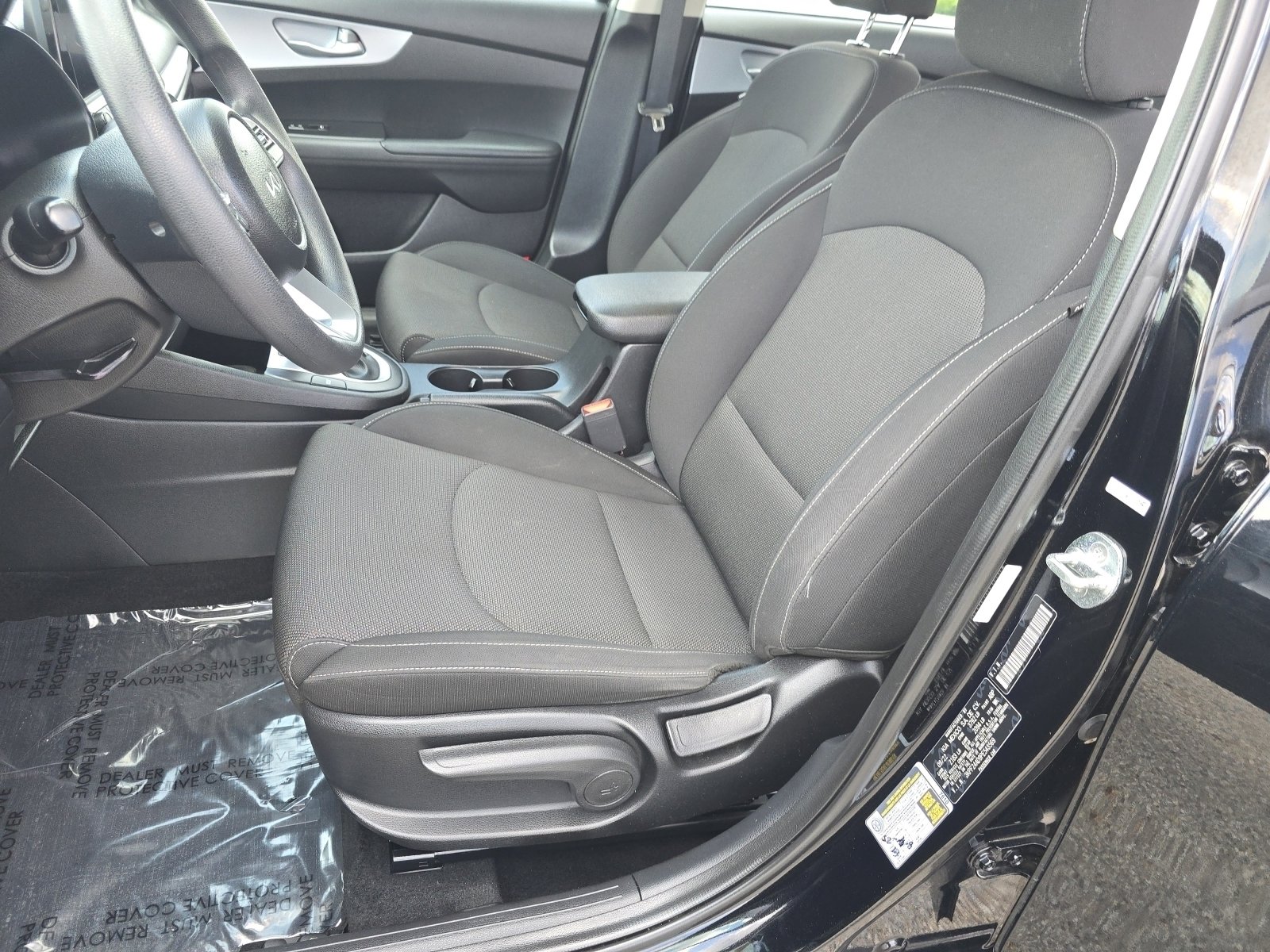 2023 Kia Forte LXS photo 23