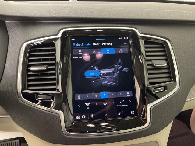 2025 Volvo XC90 T8 AWD Plus photo 28