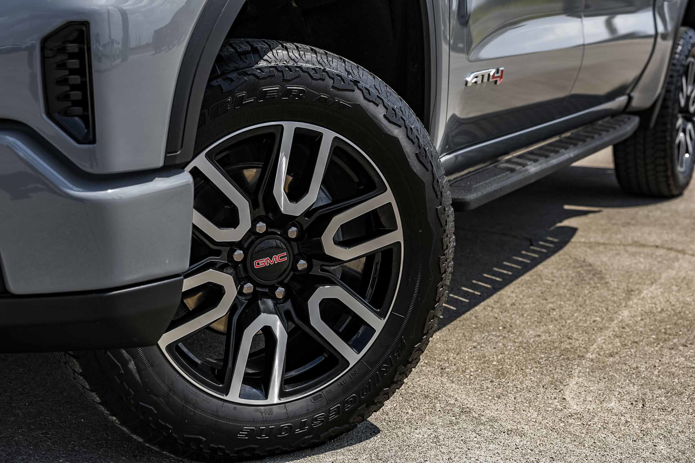 2025 Gmc Sierra 1500 AT4 photo 2