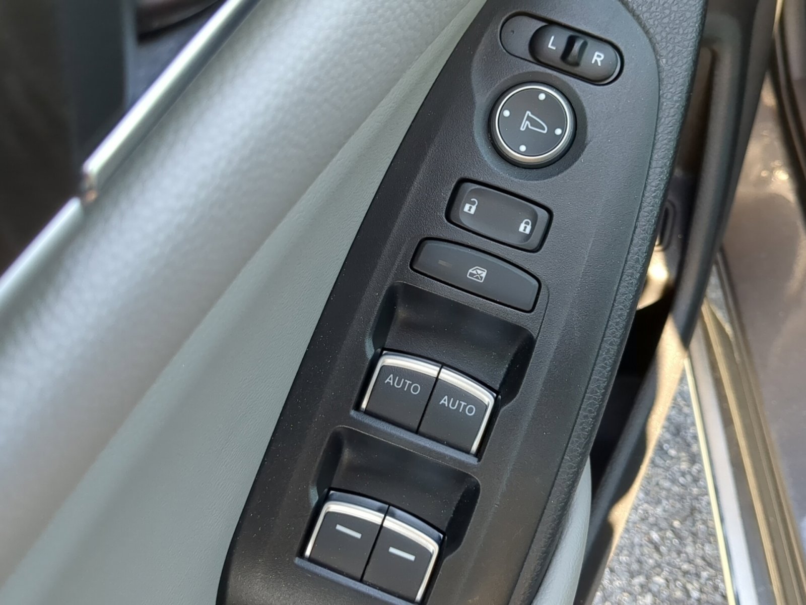 2018 Honda Accord Touring 2.0T photo 22