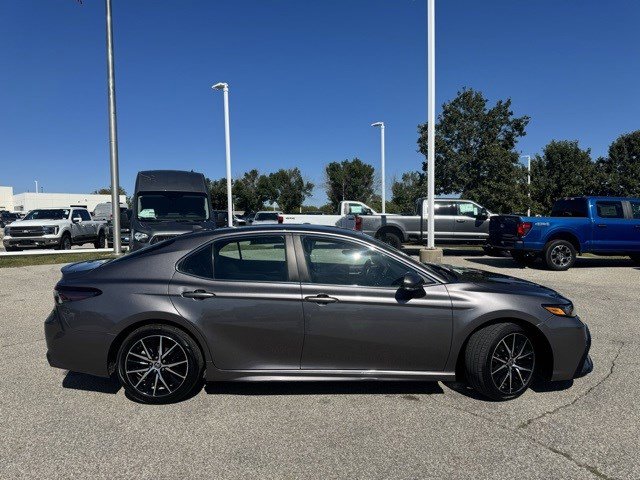 2023 Toyota Camry SE photo 8