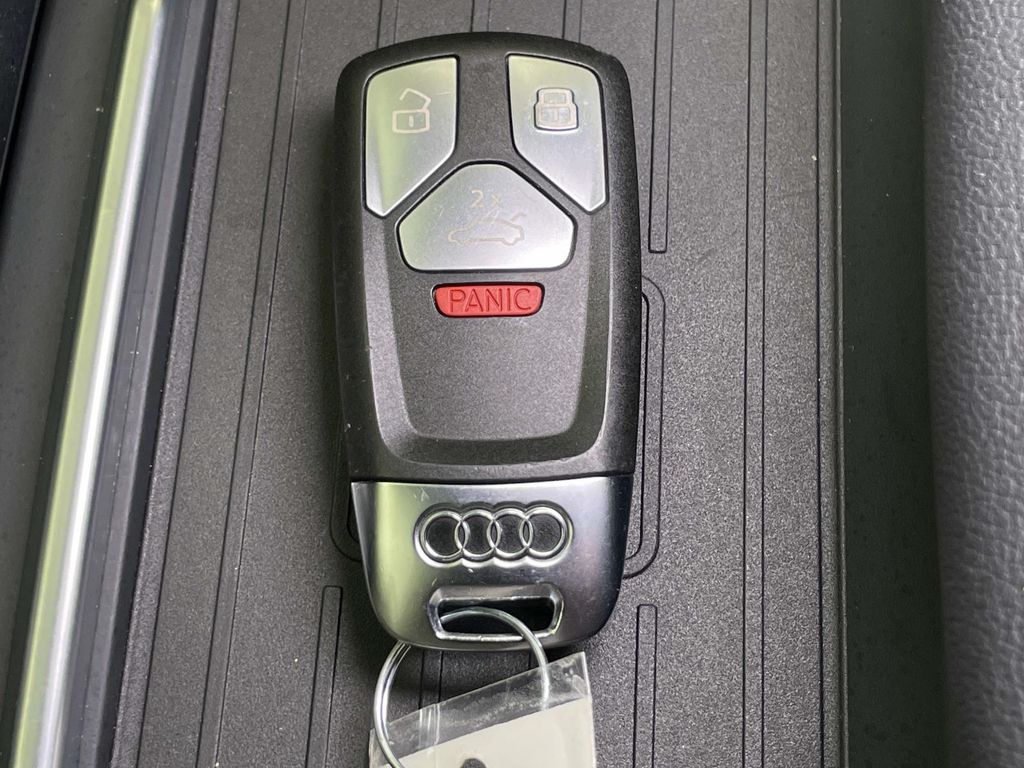 2023 Audi SQ5 Prestige photo 43