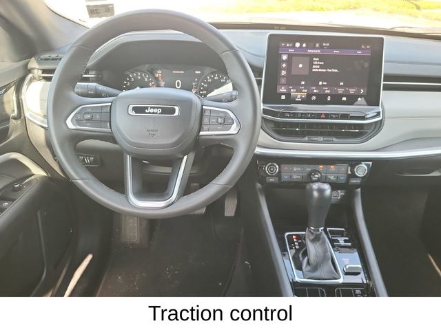 2023 Jeep Compass Limited photo 7