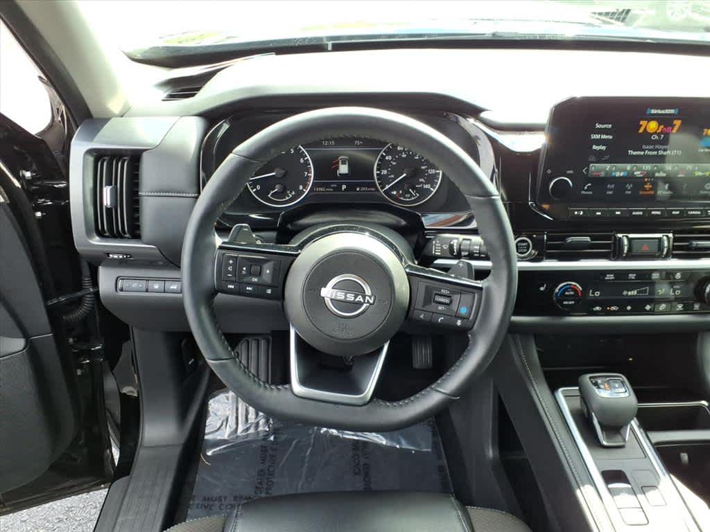 2024 Nissan Pathfinder SL photo 12