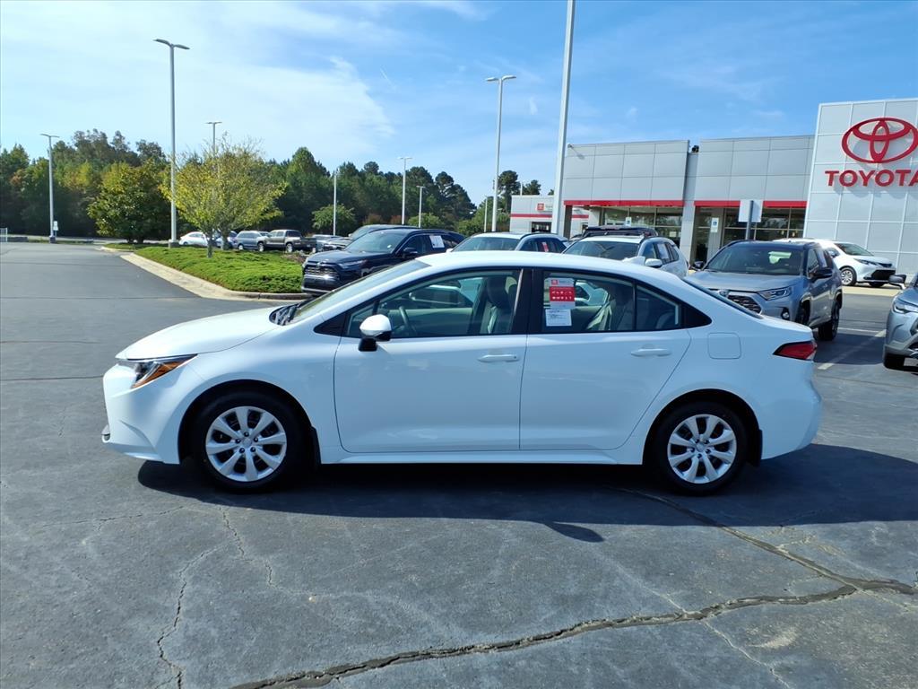 2026 Toyota Corolla LE photo 2