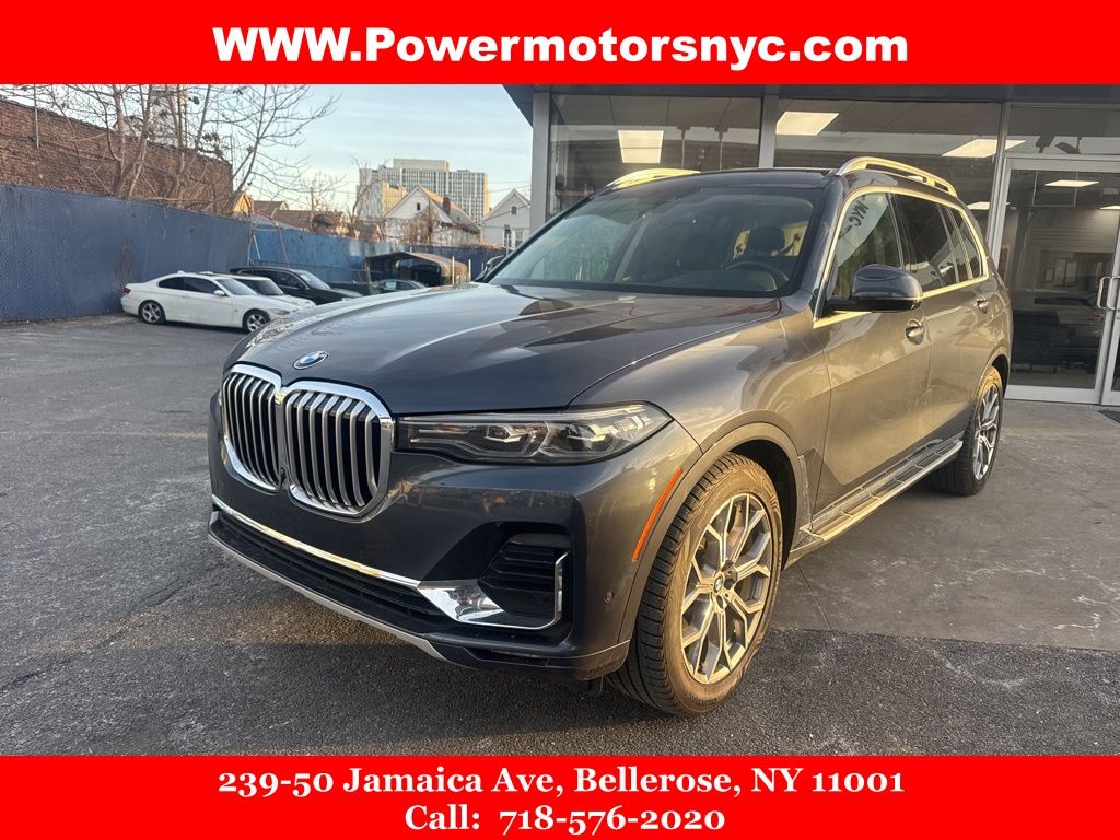 2021 BMW X7 40i's photo
