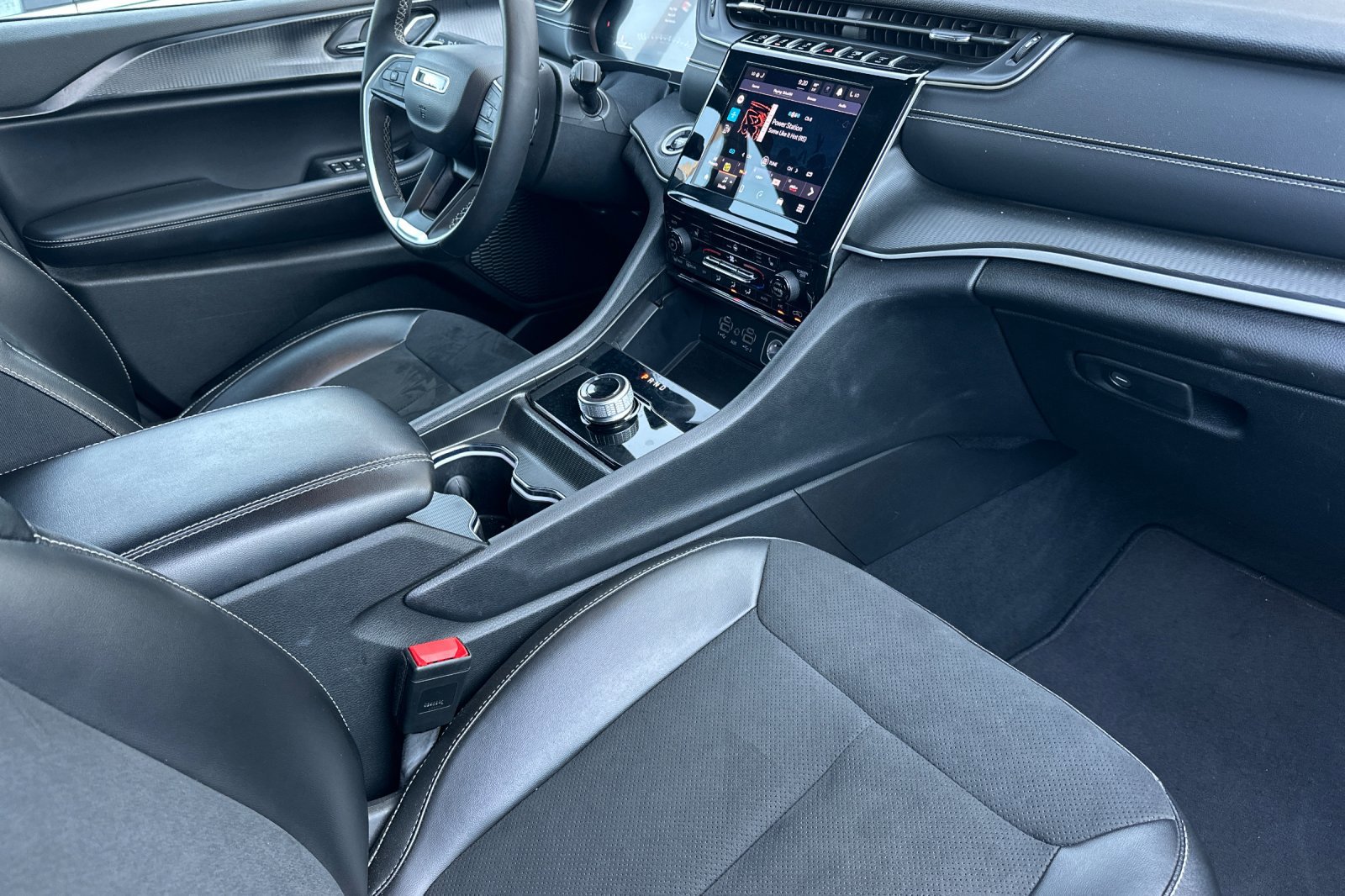2024 Jeep Grand Cherokee Altitude photo 15
